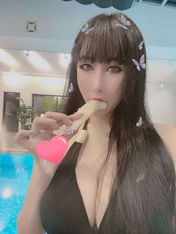 喜欢受刑的美女