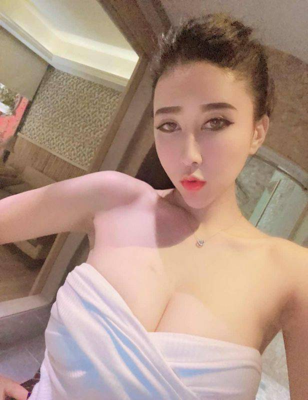 与美女温泉行